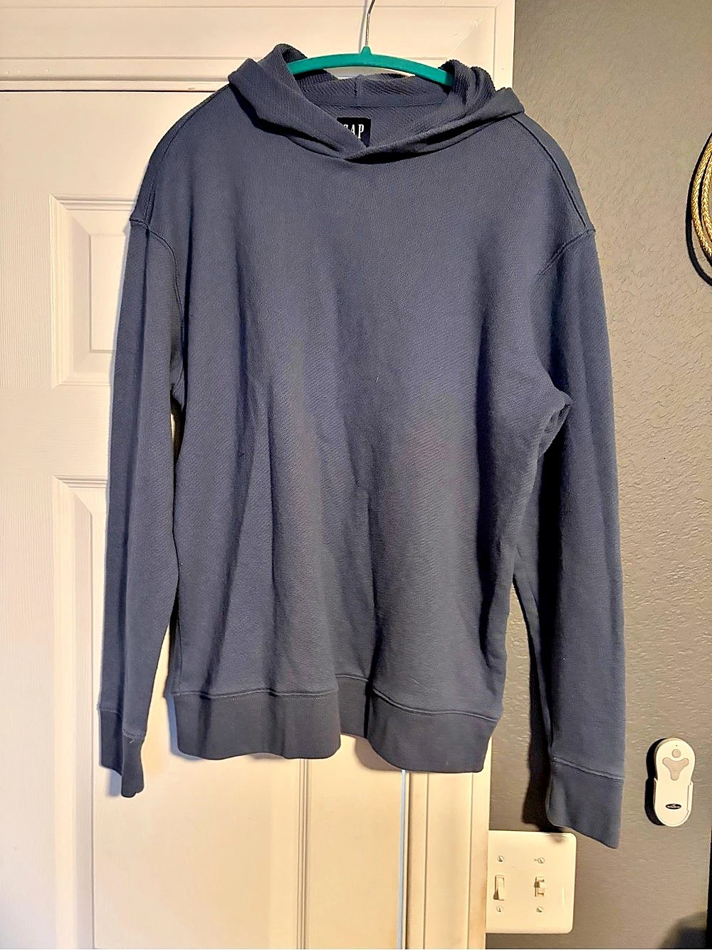 Gap Men's Hoodie in Blue Like New
